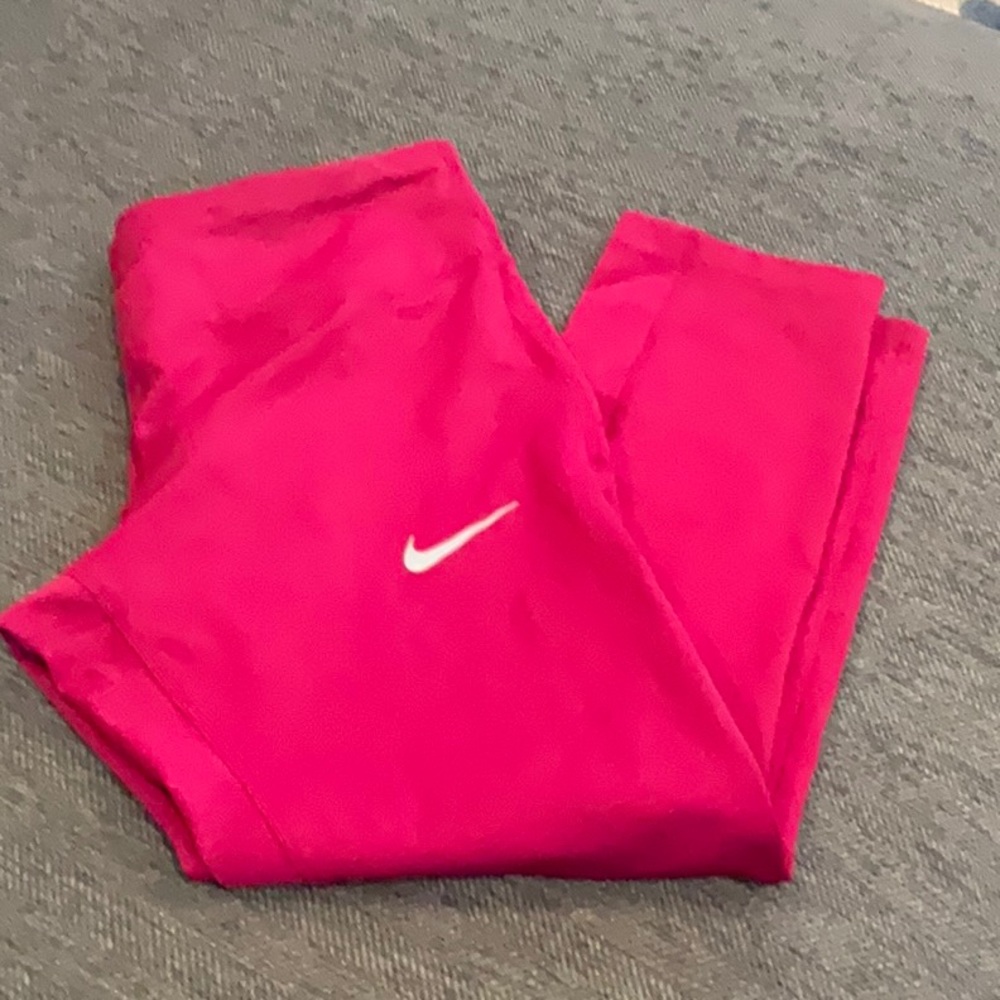 Nike Womens Cropped Leggings